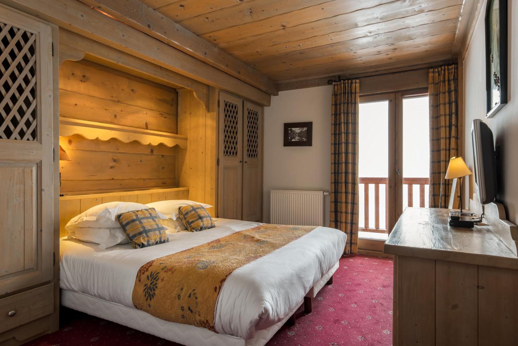 Chalet Hotel L'Ecrin Тин Екстериор снимка